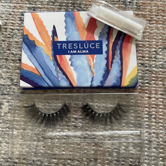 TRESLÚCE BEAUTY · I AM ALMA PALETTE + 5D LASH SET - Picture 7 of 7